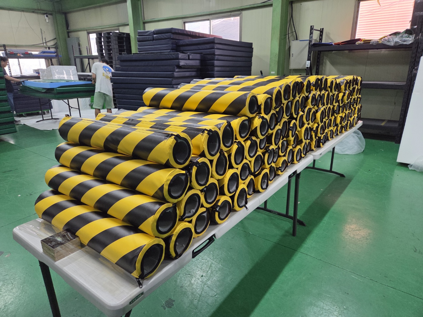 경고무늬 원형 기둥보호대 <br> (강원도 강릉 물류창고)